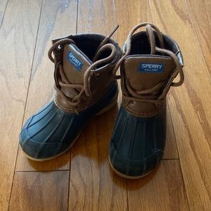Sperry toddler size 8